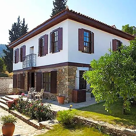 Gullu Mansions 3*