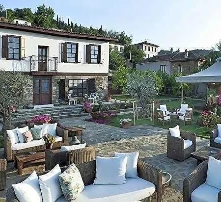 Gullu Mansions 3*